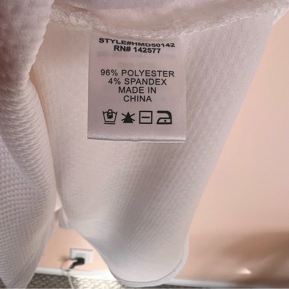 🥀 Women's Haute Monde White Flowy Mini Dress - Picture 8 of 11